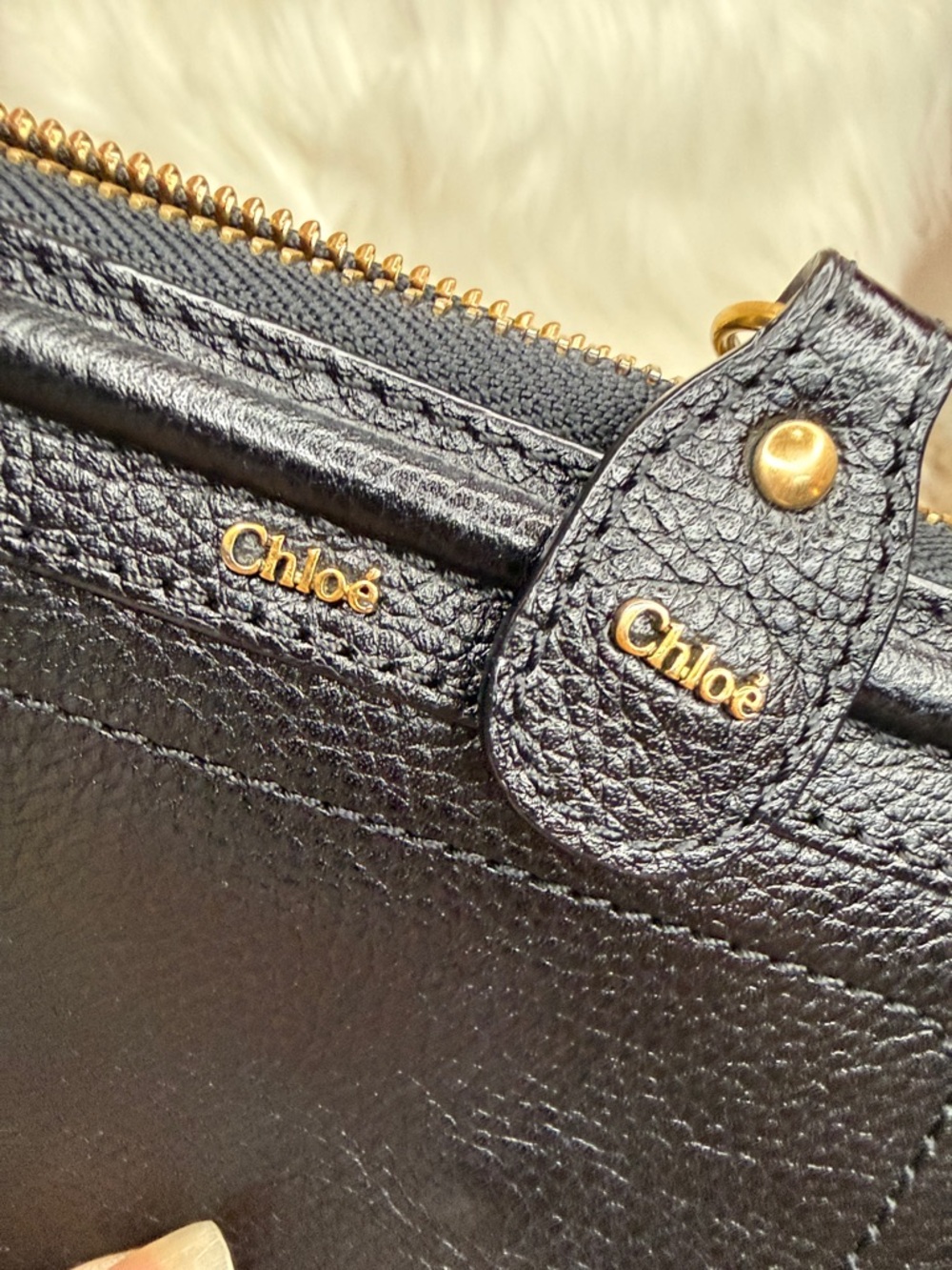 Chloé Black Leather Zip-Around Wallet - Picture 2 of 10